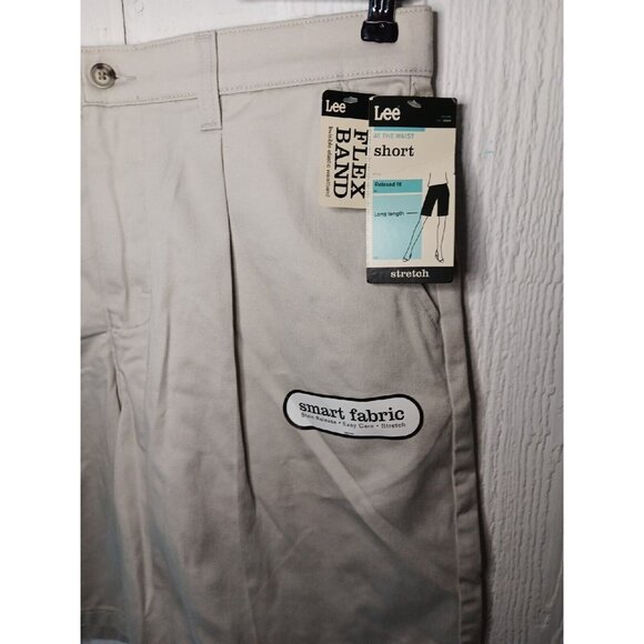 Lee Relaxed Straight At The Waist Shorts Womens 10 M Tan Pleated Walking - Picture 2 of 7